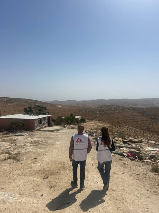 イスラエル軍によって一帯が破壊されたハーレト・アタバア村。現在、学校などの数カ所しか身を寄せられる建物は残っていない=2025年9月22日 Ⓒ MSF