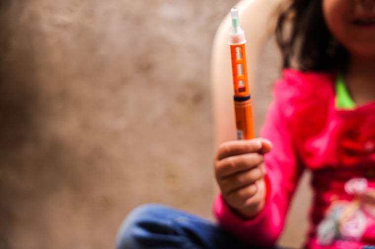 糖尿病の治療に使われるインスリンペン　© Carmen Yahchouchi/MSF