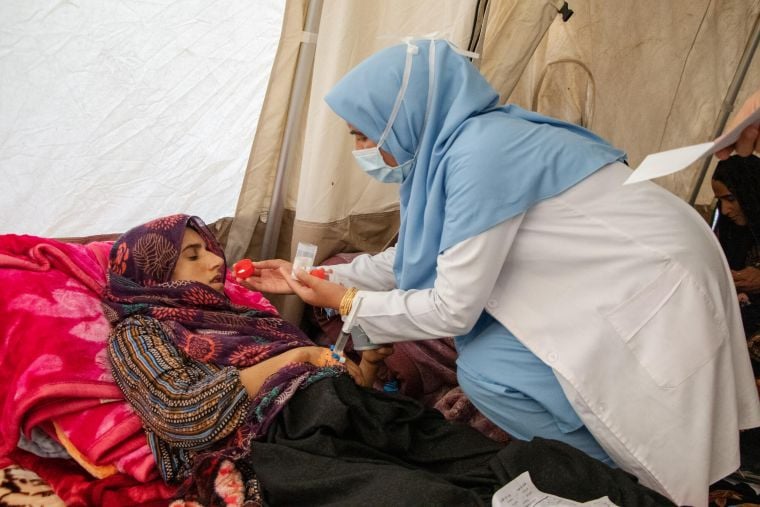 ヘラート州では2023年10月、複数回の強い地震が起きて数千人の死者が出た。こうした災害時の緊急医療活動でも、ブルカ着用規制が妨げとなる懸念がある=2023年10月12日　Ⓒ Paul Odongo/MSF 