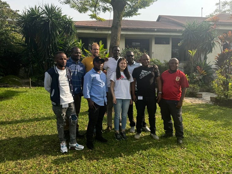 一緒に働いた仲間たちと　© MSF