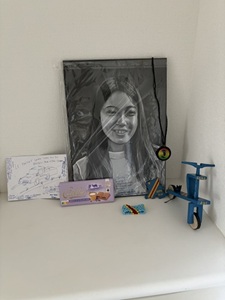 現地スタッフが描いてくれた石山さんの絵　© MSF