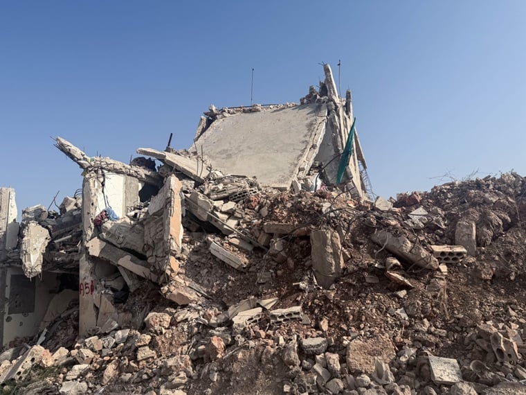 レバノン／ナバティエ：イスラエルにより破壊された建物。レバノンでの紛争は短期間ながら各地に甚大な被害をもたらし、続く経済の悪化にさらなる打撃を与えた＝2025年8月　© Maryam Srour/MSF