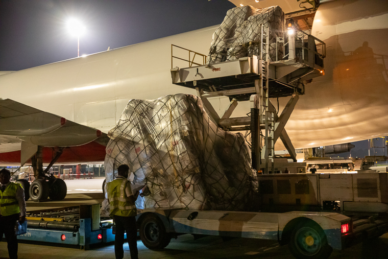 国境なき医師団（MSF）は冬用テントとプラスチックシートを災害管理センターに届けた＝2025年12月14日　© MSF