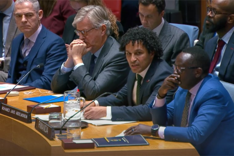 安保理に三つの要望をするジャビド（前列右から2人目）＝2025年12月12日　© MSF