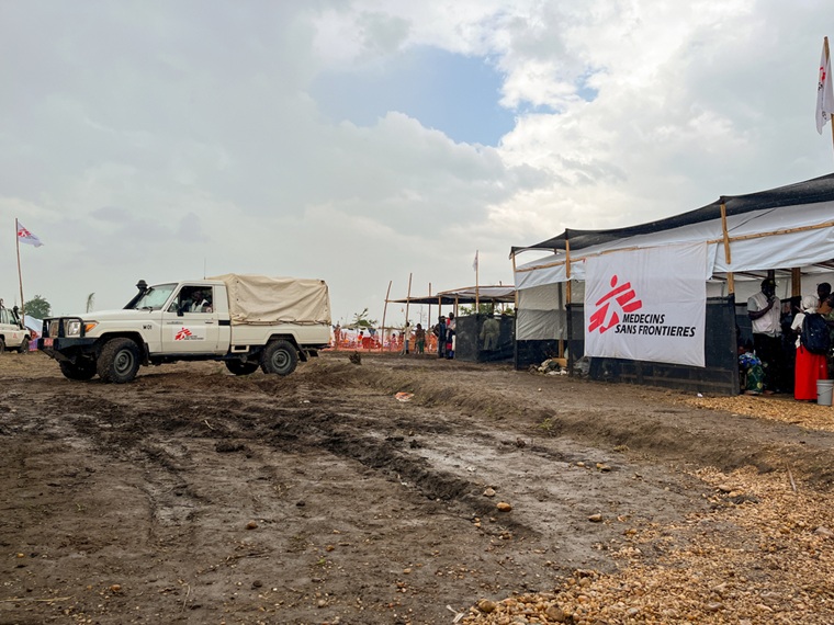 ンダバに開設されたMSFの移動診療所＝2025年12月16日　© Dorine Niyungeko/MSF