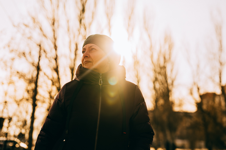 「母のそばにいられないことが本当につらい」と語るリュボフ・クズメンコさん＝2026年2月1日　© Julia Kochetova/MSF