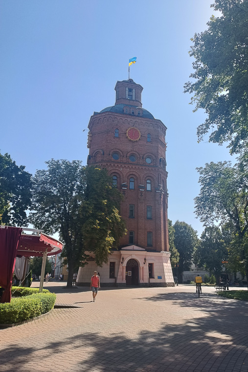ビンニツァの街のシンボルである給水塔＝2025年7月ごろ　© MSF