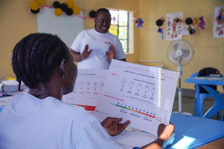 MSFアカデミーで授業を受けるスタッフ　© Alicia Gonzalez/MSF