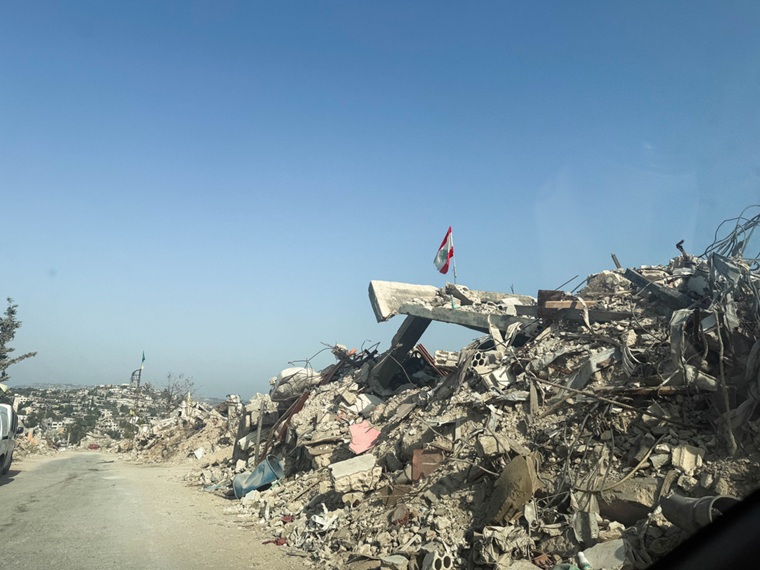 2024年の攻撃で破壊されたレバノン南部の街＝2025年8月20日　Ⓒ Maryam Srour/MSF