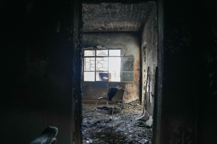 2025年7月中旬の衝突で多くの家屋が破壊された。ある住民は「祖父母の家と一緒に、幼い頃の思い出まで燃え尽きてしまった」と語る＝2026年2月6日　© Asil Sari/MSF