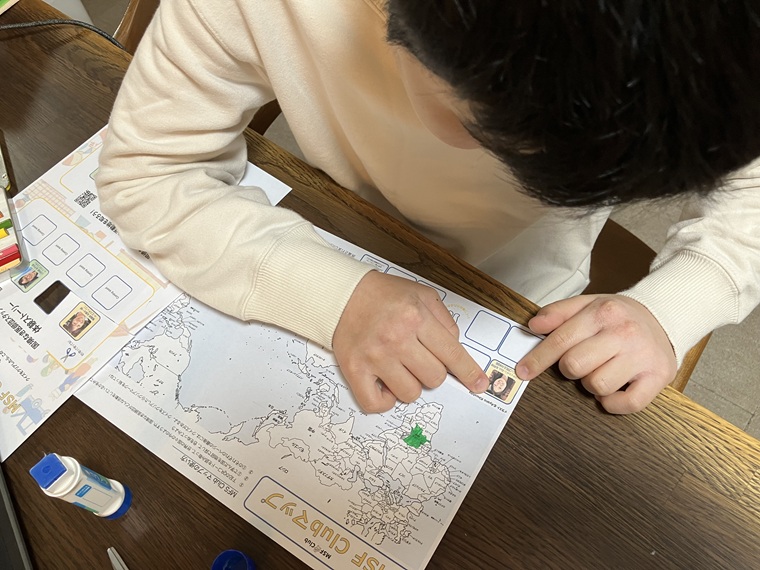 マップにペタッ！　© MSF