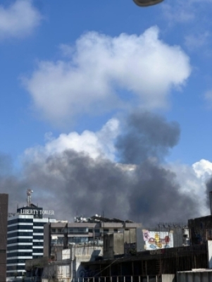 4月8日、爆撃されたベイルート市内で上がる煙　Ⓒ MSF