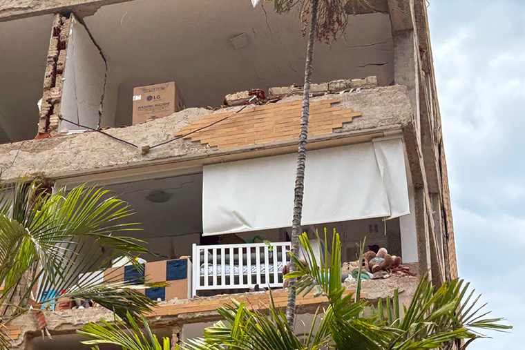 被災地では多くの建物が損壊・倒壊し、人びとは避難生活を余儀なくされている＝2026年6月28日　© Mariana Zupo/MSF