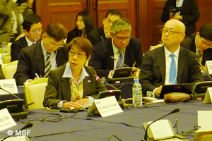 感染症会議でMSFのエボラ対策の発表と提言を行う黒崎会長