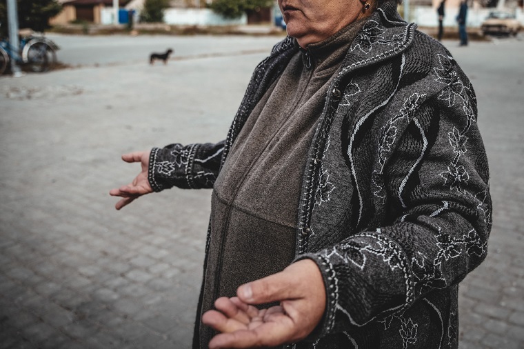 隣人を砲弾で失ったバレンティナさん © Hussein Amri/MSF