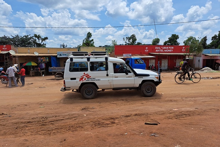 毎日ヘルスプロモーターの複数のチームが地域へ出向く　© MSF/Sam Taylor