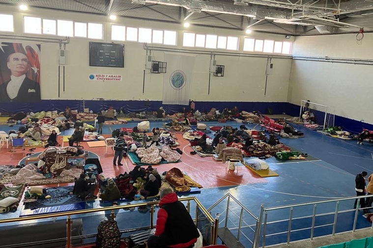 避難所で過ごす人びと=2月14日　<br> © MSF/Assiya Hamza