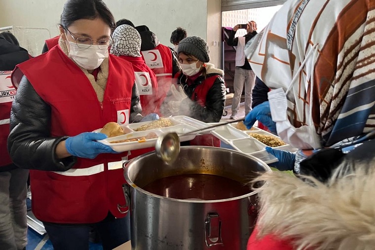パートナー団体と連携しての食料提供=2月14日　<br> © MSF/Assiya Hamza