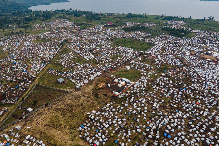 空から見たブレンゴ国内避難民キャンプ　Ⓒ Michel Lunanga/MSF