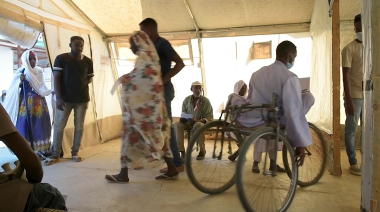 難民キャンプの人びとの医療を支える　© MSF