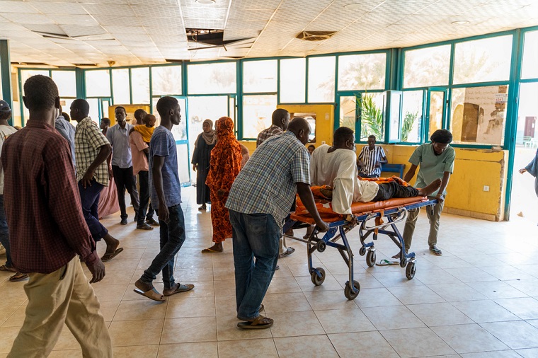 ハルツーム南部で稼働する数少ない病院として、多くの患者が訪れる　 © MSF/Ala Kheir 