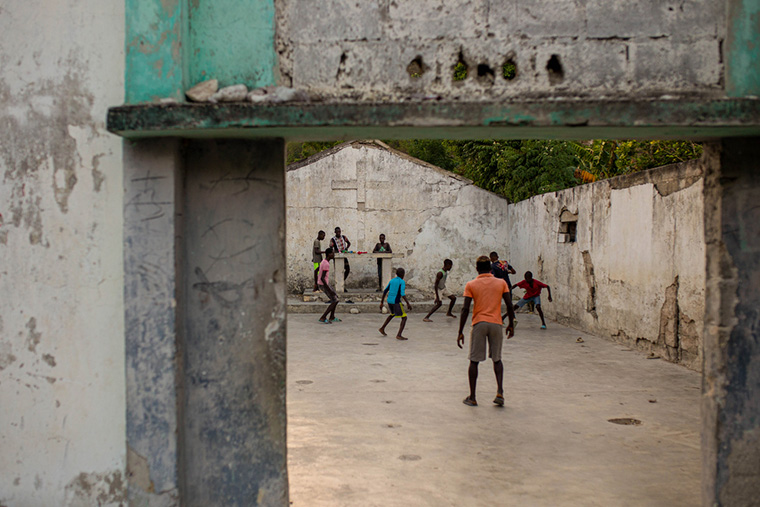ポルタピマンの町で生きる子どもたち　© MSF/Alexandre Marcou 