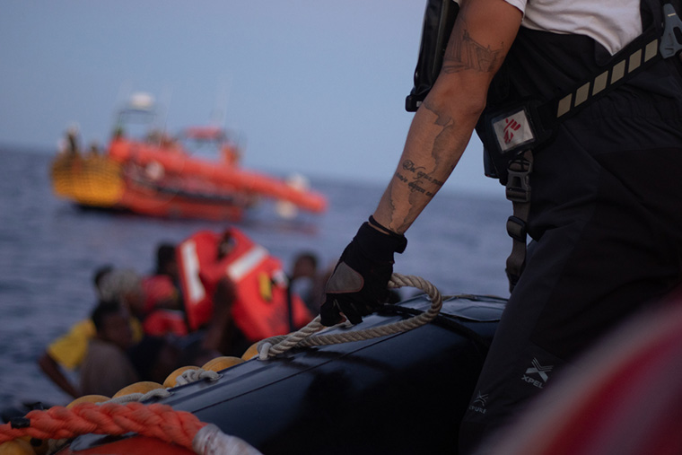 地中海にて救助活動に従事するMSFチーム　Ⓒ MSF/Michela Rizzotti 