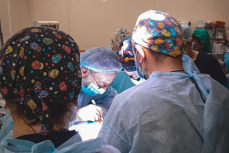 3月にはMSFの外科チームがキーウの病院で技術支援を行った　© MSF　 