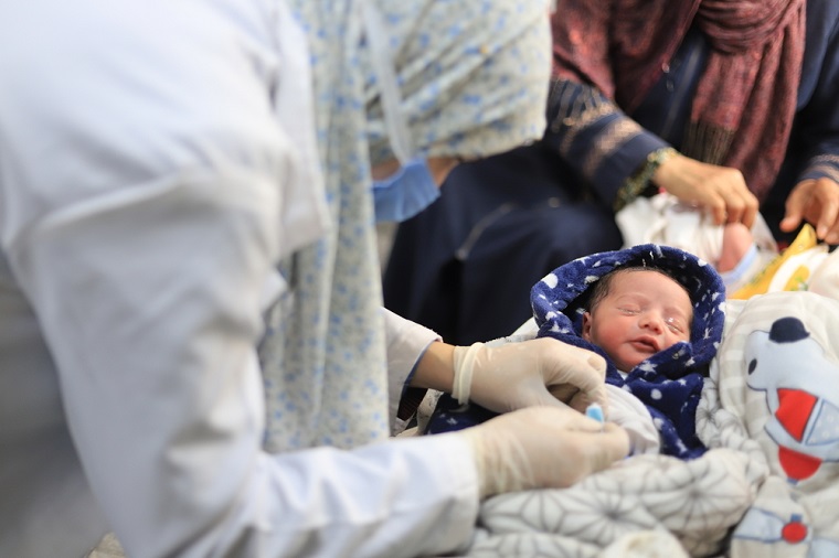 ガザで誕生した新生児＝2024年1月15日　© Mariam Abu Dagga/MSF 