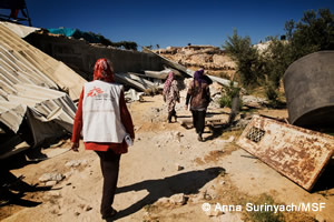 ヨルダン川西岸で活動するMSF。イスラエル軍の存在と武力行使はパレスチナ人の心に大きな傷をつくる