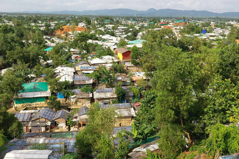 ジャングルを切り開いて作られたロヒンギャ難民キャンプ　Ⓒ Saikat Mojumder/MSF