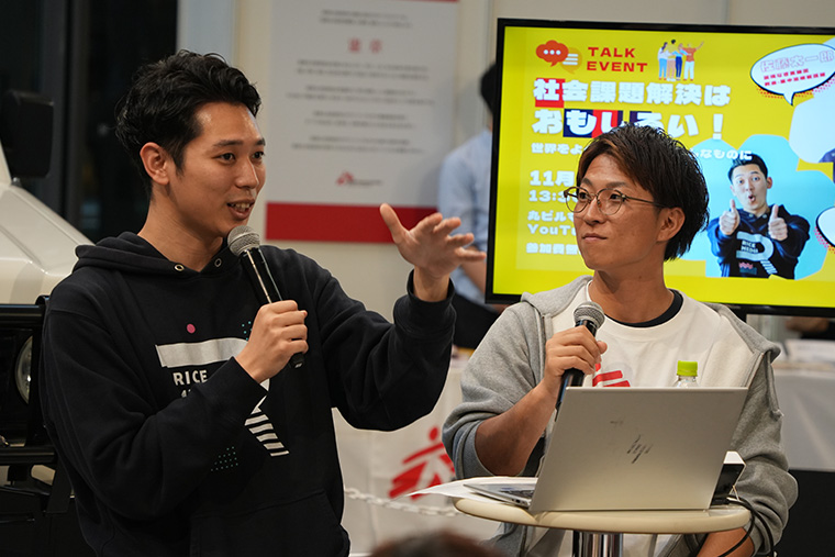 仕事の課題ややりがいについて語るRICE MEDIAのトムさん(左) Ⓒ MSF