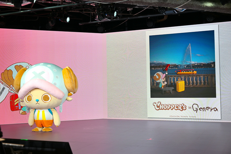 チョッパーがMSFインターナショナルの事務所があるスイスを訪れる「CHOPPERʼs」（右）も公開された＝東京都内で2026年3月20日　© MSF