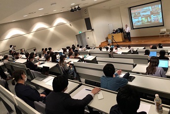 広島市立大学で開催 © MSF