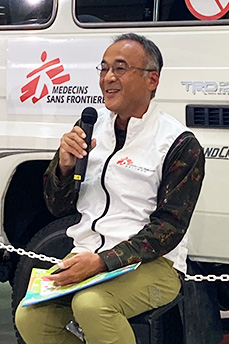 外科医の田邉康 Ⓒ MSF