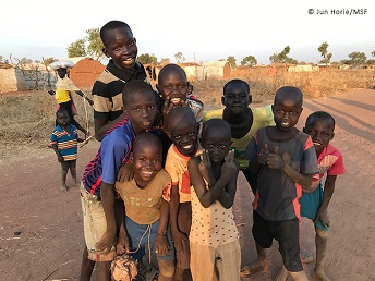 南スーダンの難民キャンプの子供たち