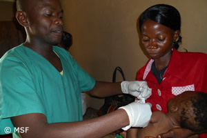 MSFは2つの町に拠点を置いて医療を提供した。