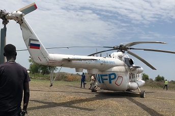 オールド・ファンガクに銀行はなく、<br> 現金はヘリコプターで届く 　© MSF