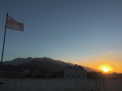 海外派遣スタッフは安全のため病院の最上階に住む。<br> 屋上から良く見ていた夕日 © MSF