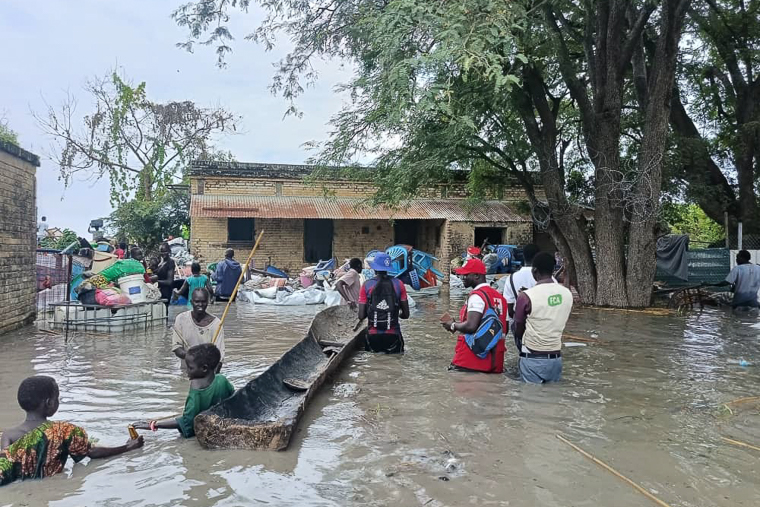 南スーダンのオールド・ファンガクは洪水により堤防が決壊し、冠水した＝2025年8月31日　© MSF