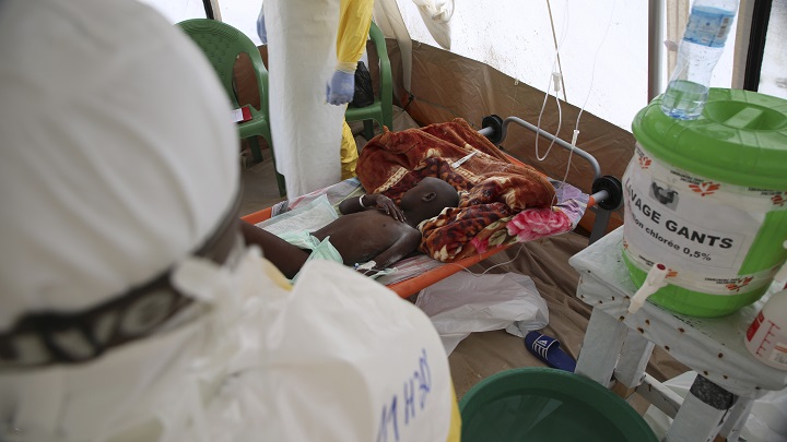 マンギナのエボラ治療センター　© Carl Theunis/MSF