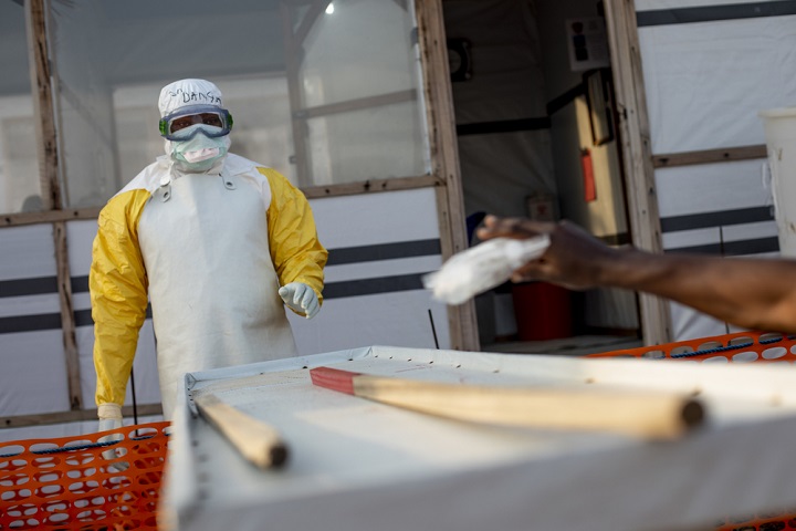 MSFが支援するエボラ一時滞在センター　© Pablo Garrigos/MSF