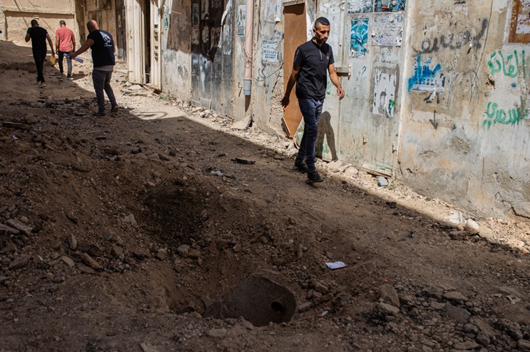 ヨルダン川西岸地区ジェニンの街並み。イスラエル軍の攻撃により、大部分の道路が破壊され、電気や水道などのインフラも遮断された=2024年12月9日 © Alexandre Marcou/MSF