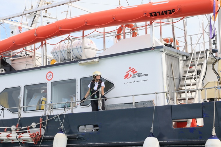 オイボン号には医師や看護師らが乗船する＝2025年11月8日　© MSF