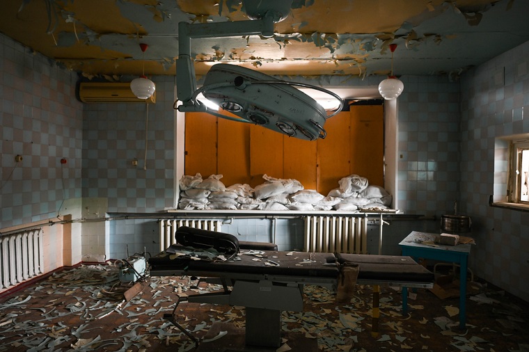 ドネツク州リマンの破壊された病院＝2023年1月28日 © Colin Delfosse