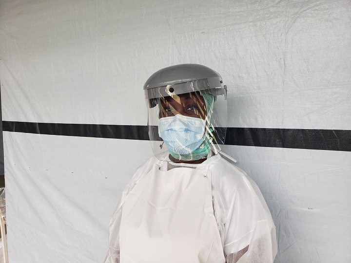 医療スタッフの感染予防策は最重要課題だ　© Lunos Saint Brave/MSF