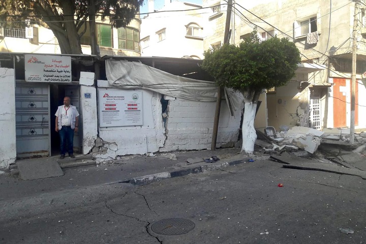 空爆の被害を受けた診療所　閉鎖を余儀なくされている　　© MSF