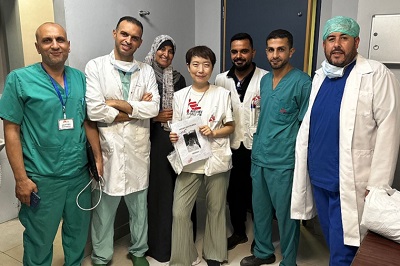 共に働いたスタッフたちと © MSF