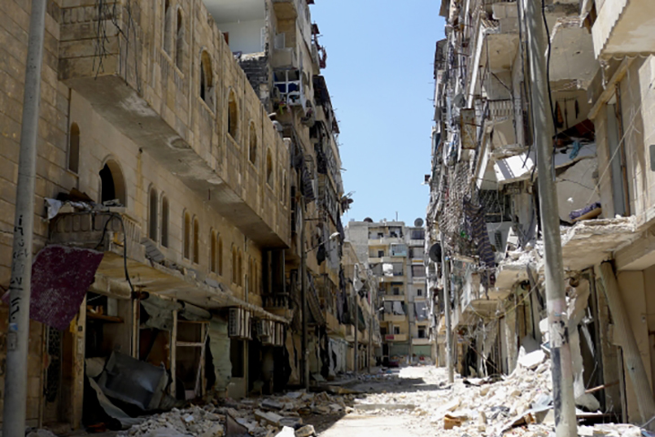 空爆で破壊されたアレッポの市街地＝2013年　© MSF